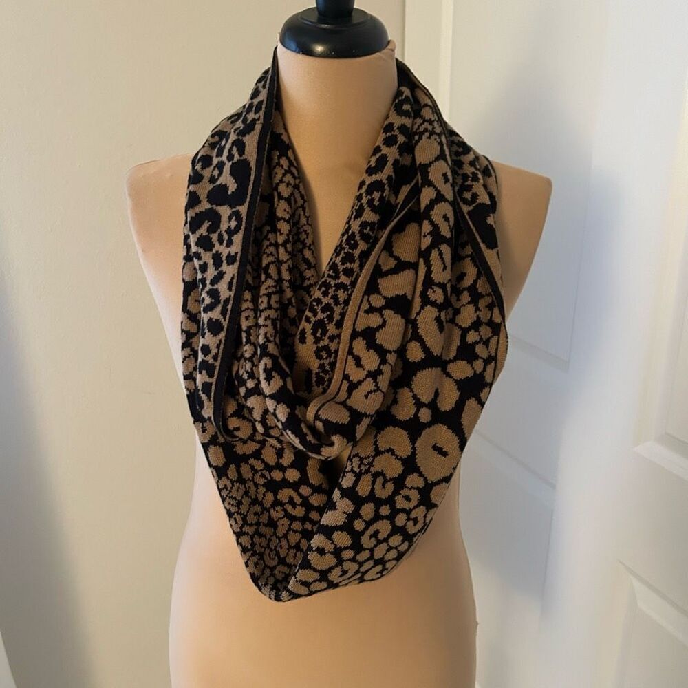 Michael Kors Cheetah Print Scarf - Picture 2 of 5